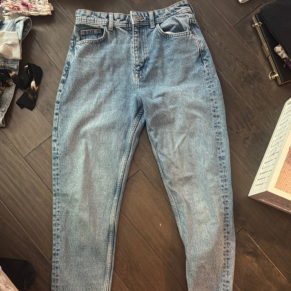 Zara Blue High Rise Jeans with Vintage Appeal